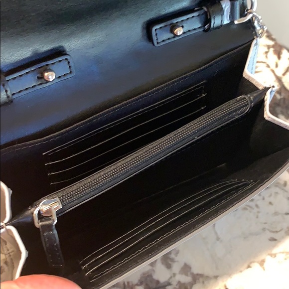 Marc Jacob Crossbody Wallet - Picture 3 of 5